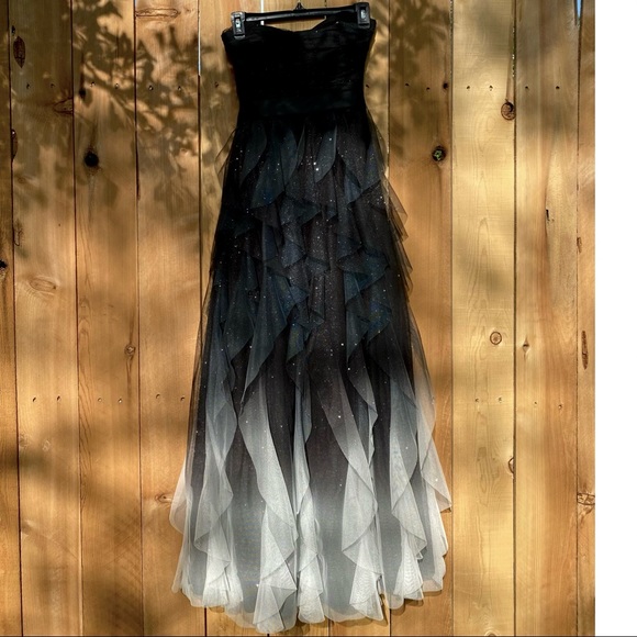 BLACK & WHITE OMBRÉ SPARKLY PROM DRESS - Picture 3 of 7